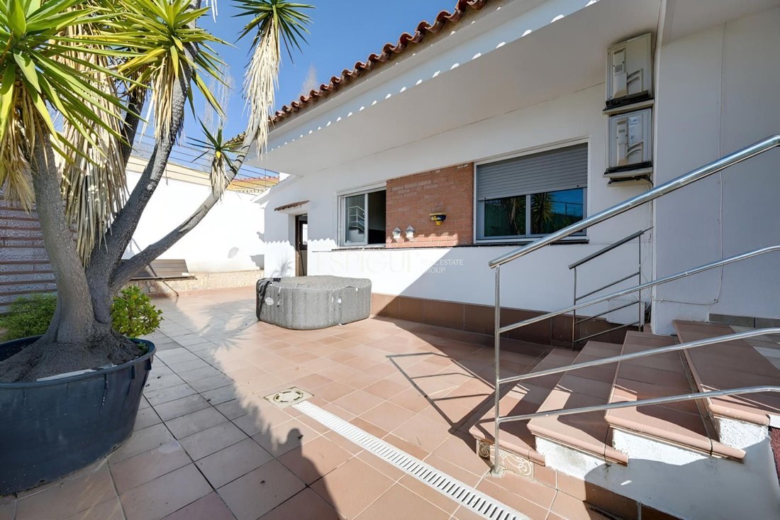 Villa in Santa Susanna, Catalonia, Spain 5 - 17089599