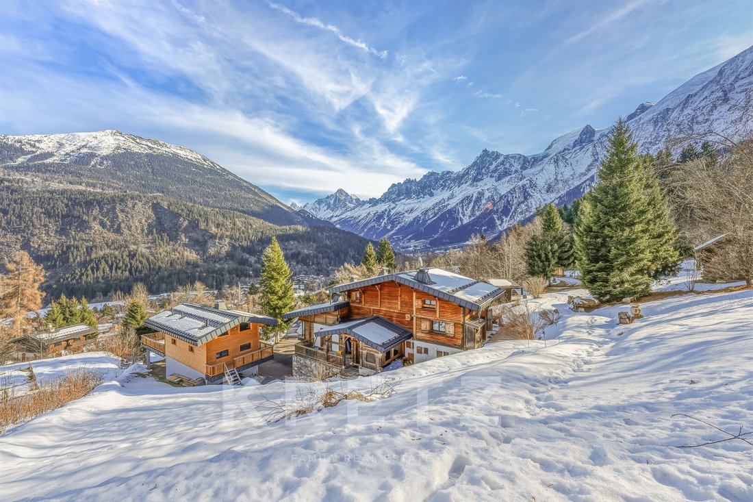 Chalet in Les Houches, Auvergne-Rhône-Alpes, France 1 - 16984503