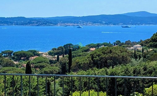 Maison à Ville-Les Saquedes-Le Bouillonnet, Sainte-Maxime, France 1