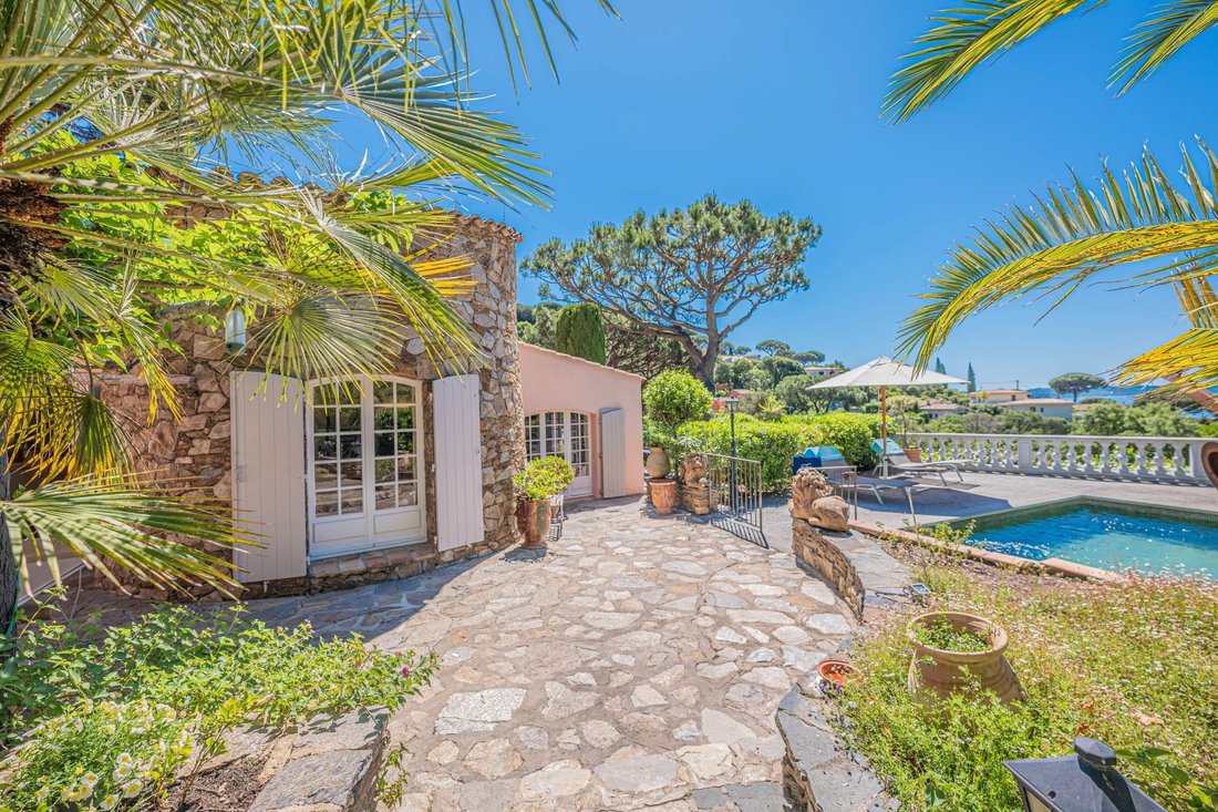 Villa in Nartelle-Noyer-Bellevue-bd des Sardinaux, Sainte-Maxime, France 4 - 17090956