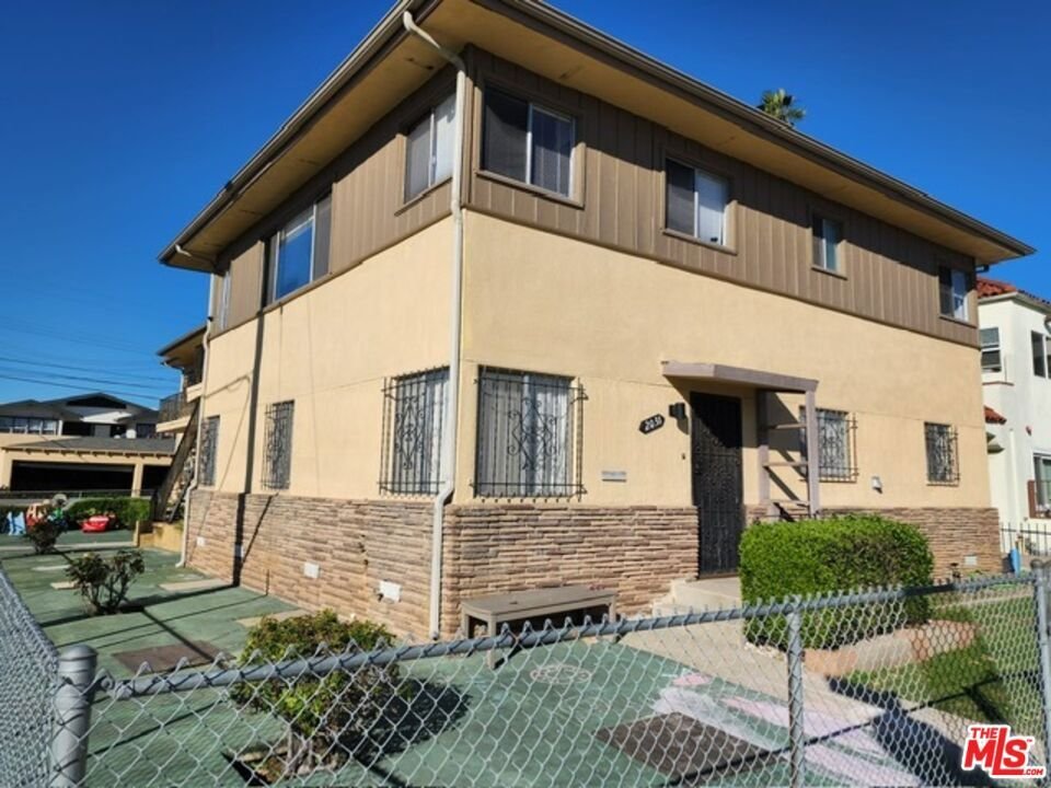 Los Angeles, California, United States 1 - 16688098