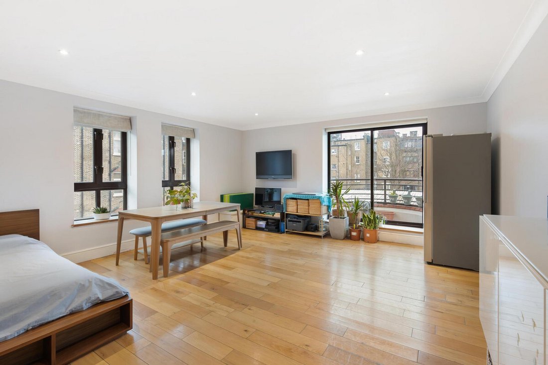 Apartment in Campden Hill, Kensington And Chelsea, England 2 - 17093883