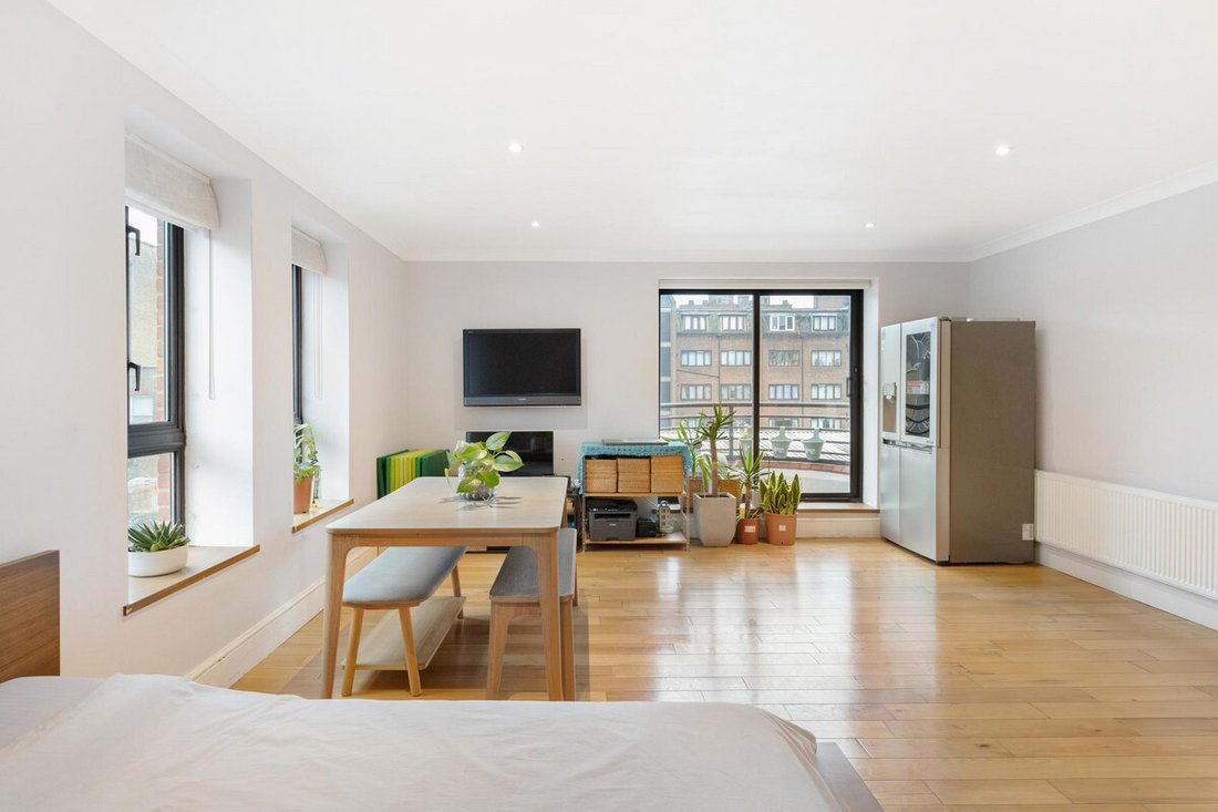 Apartment in Campden Hill, Kensington And Chelsea, England 1 - 17093883