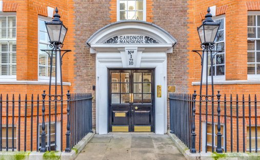 Townhouse in Swiss Cottage, Camden, England 1