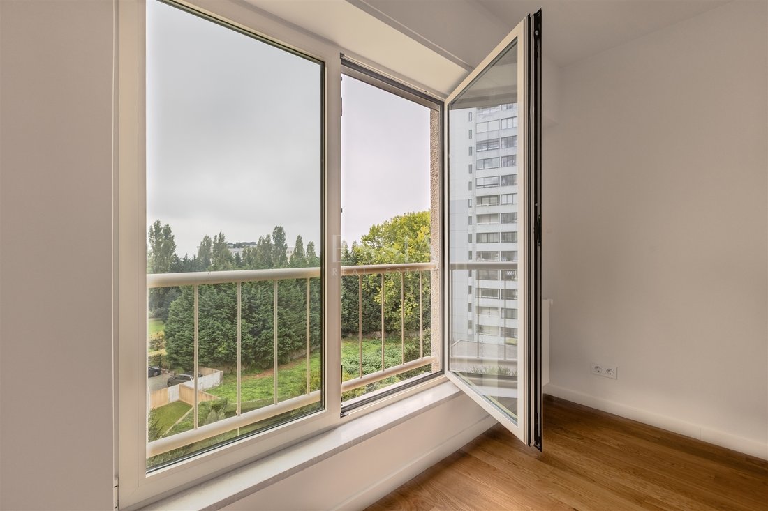 Apartment in Lordelo do Ouro e Massarelos, Porto District, Portugal 1 - 16404553