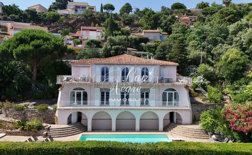 Apartment in Rayol-Canadel-sur-Mer, Provence-Alpes-Côte d'Azur, France 1