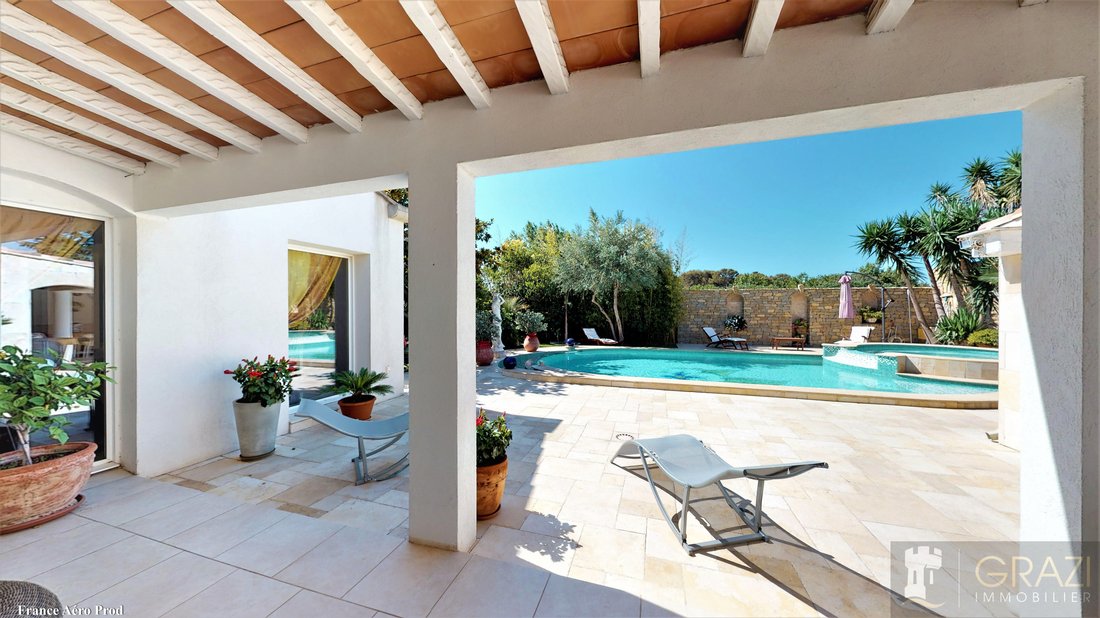 House in Beaucours-La Gorguette-La Morvenede, Sanary-sur-Mer, France 5 - 17091552