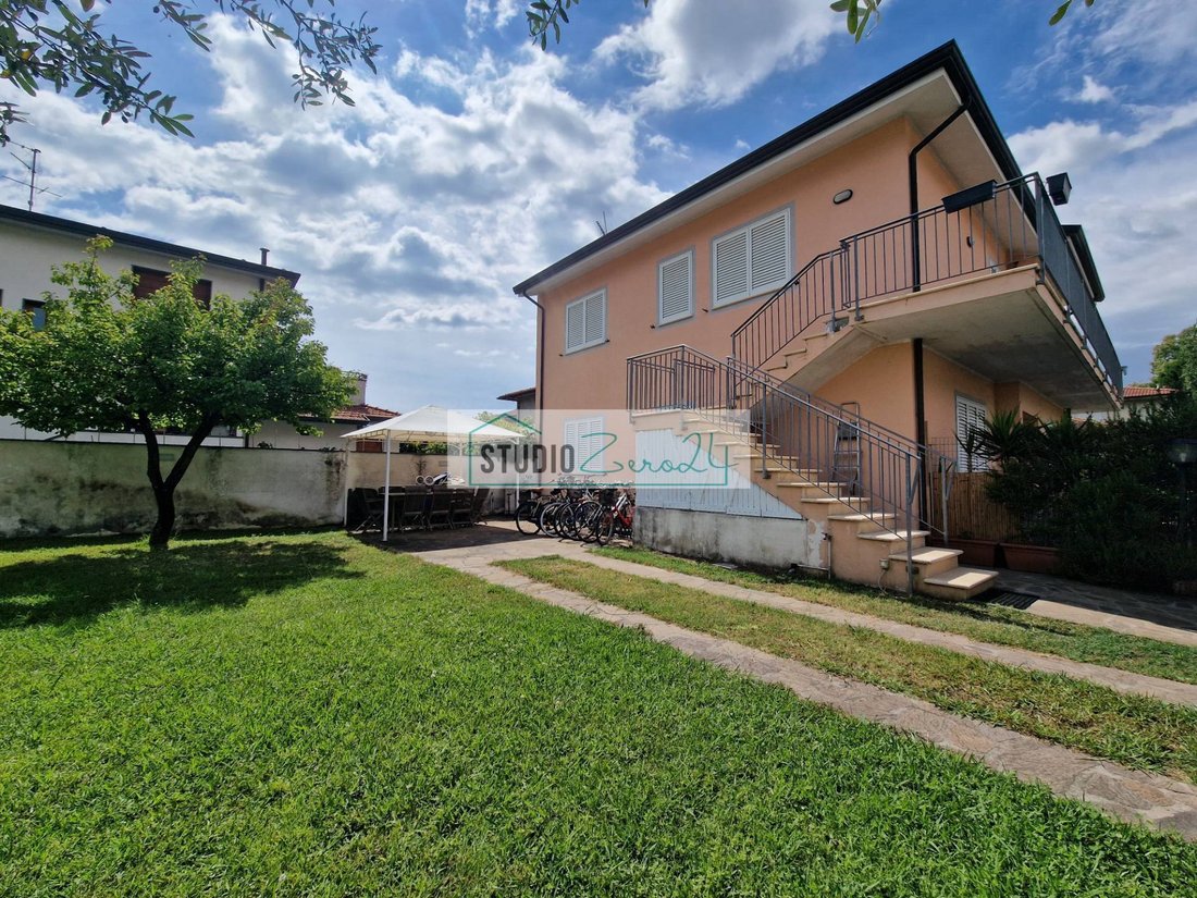Apartment in Lido di Camaiore, Camaiore, Tuscany 2 - 17096188