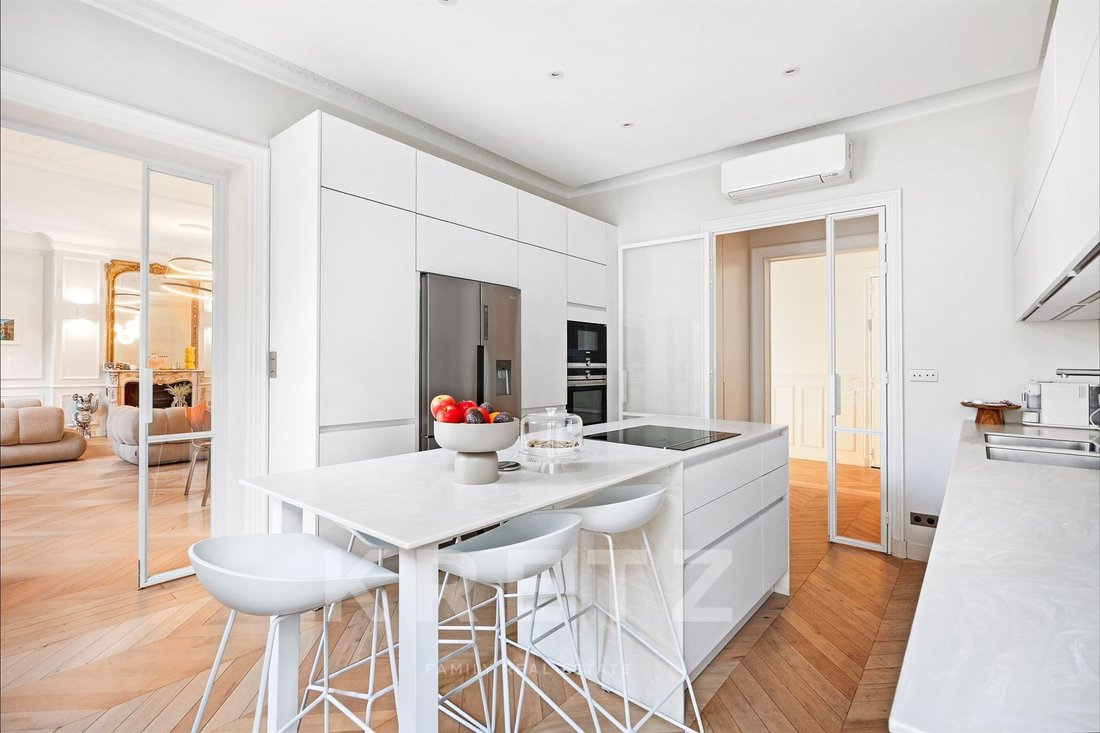 Apartment in Hoche-Friedland, Paris 8e Arrondissement, Paris 5 - 17071849