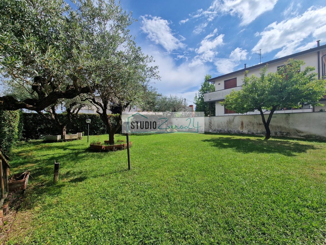 Apartment in Lido di Camaiore, Camaiore, Tuscany 4 - 17096188