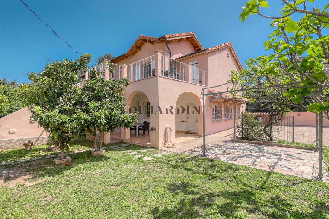 House in Zone Ouest Urbaine, Saint-Tropez, France 2 - 17091643