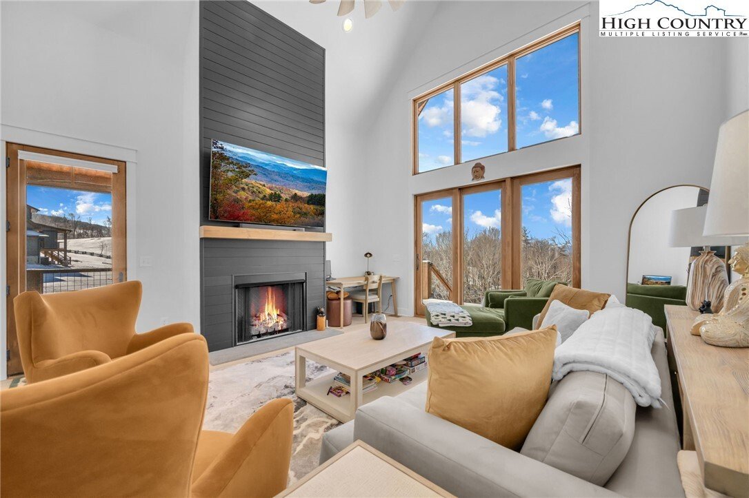 House in Elk Park, North Carolina, United States 3 - 17093349