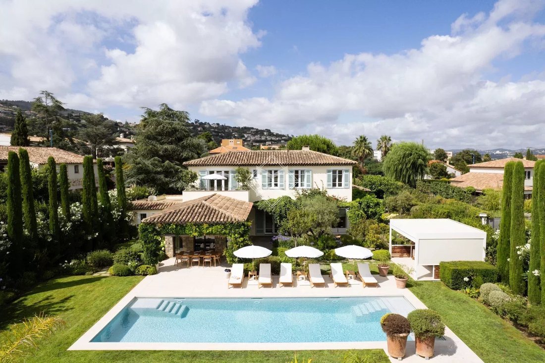 Villa in Les Termes, Mandelieu-la-Napoule, France 1 - 15302038