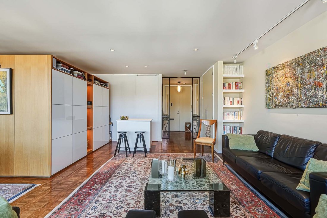 Condo in Westmount, Quebec, Canada 3 - 17094762