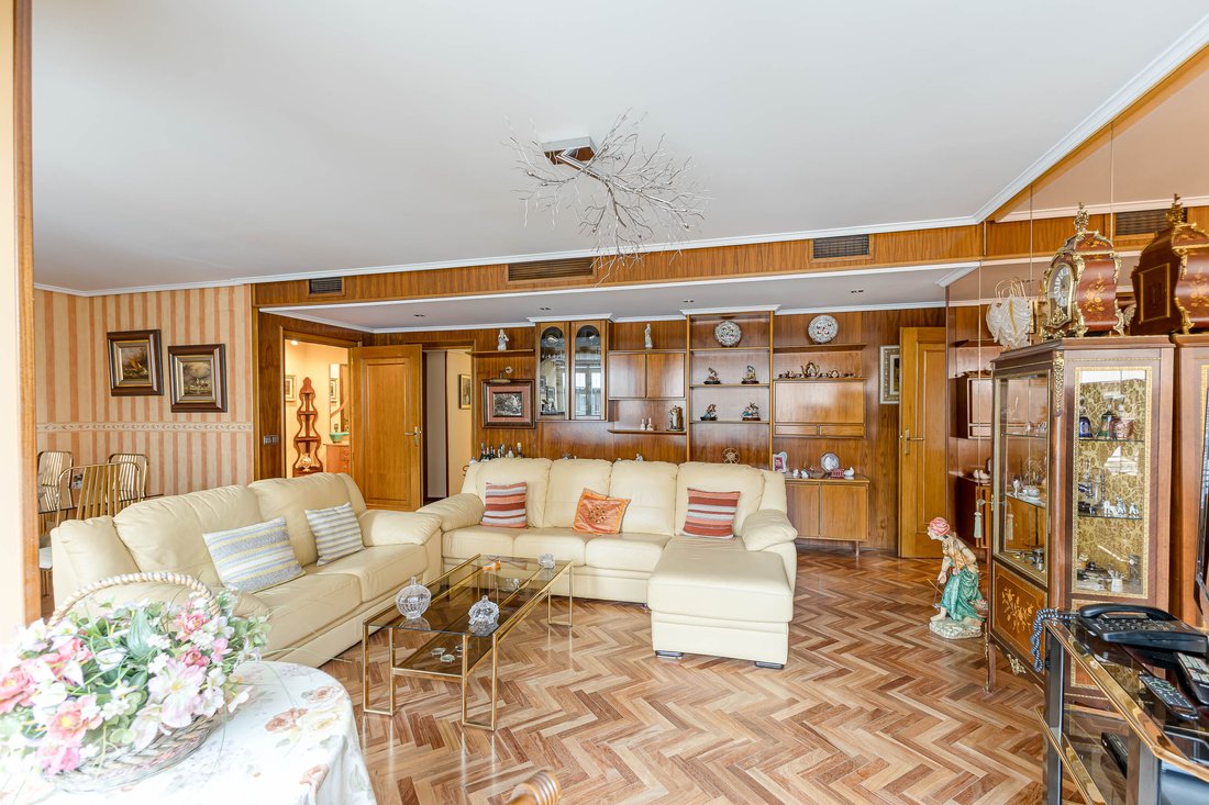 Apartment in Fuencarral-El Pardo, Madrid, Spain 2 - 17095159