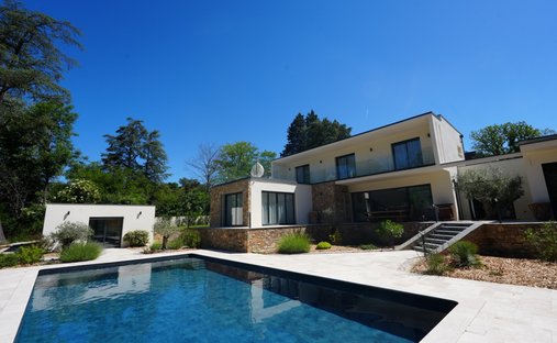 House in Charbonnieres-les-Bains, Auvergne-Rhône-Alpes, France 1