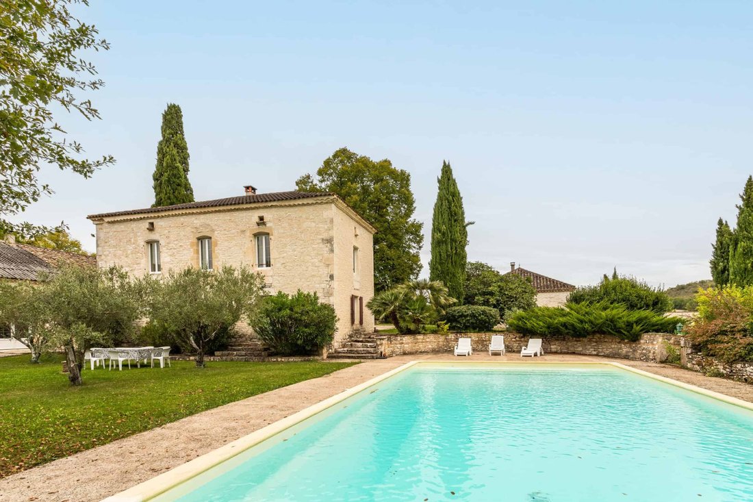 House in Montcuq, Montcuq-en-Quercy-Blanc, France 2 - 17090206