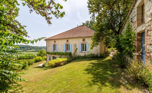 House in Lauzerte, Occitania, France 1