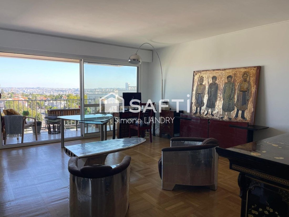 Apartment in Côte Saint Louis, Garches, France 2 - 17069161