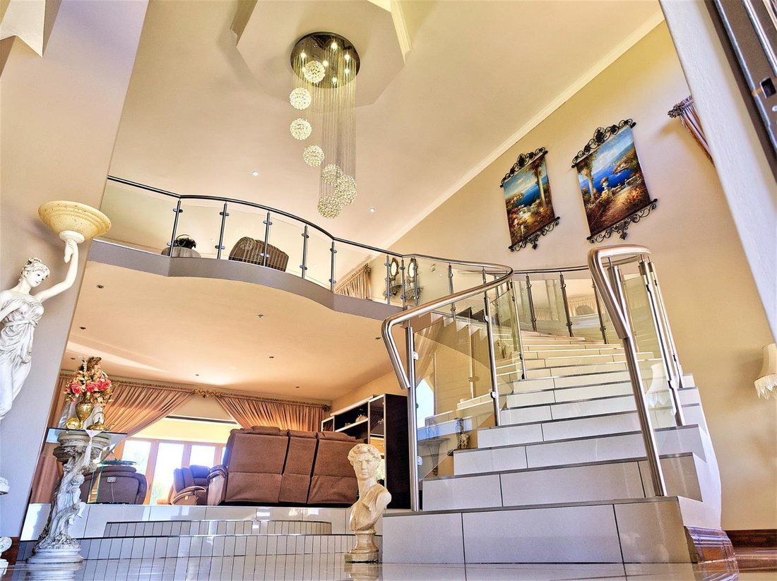 Photo inspiration: Gallery Detail: Exquisite Off The Grid Luxury Home With In Meyerton Gauteng