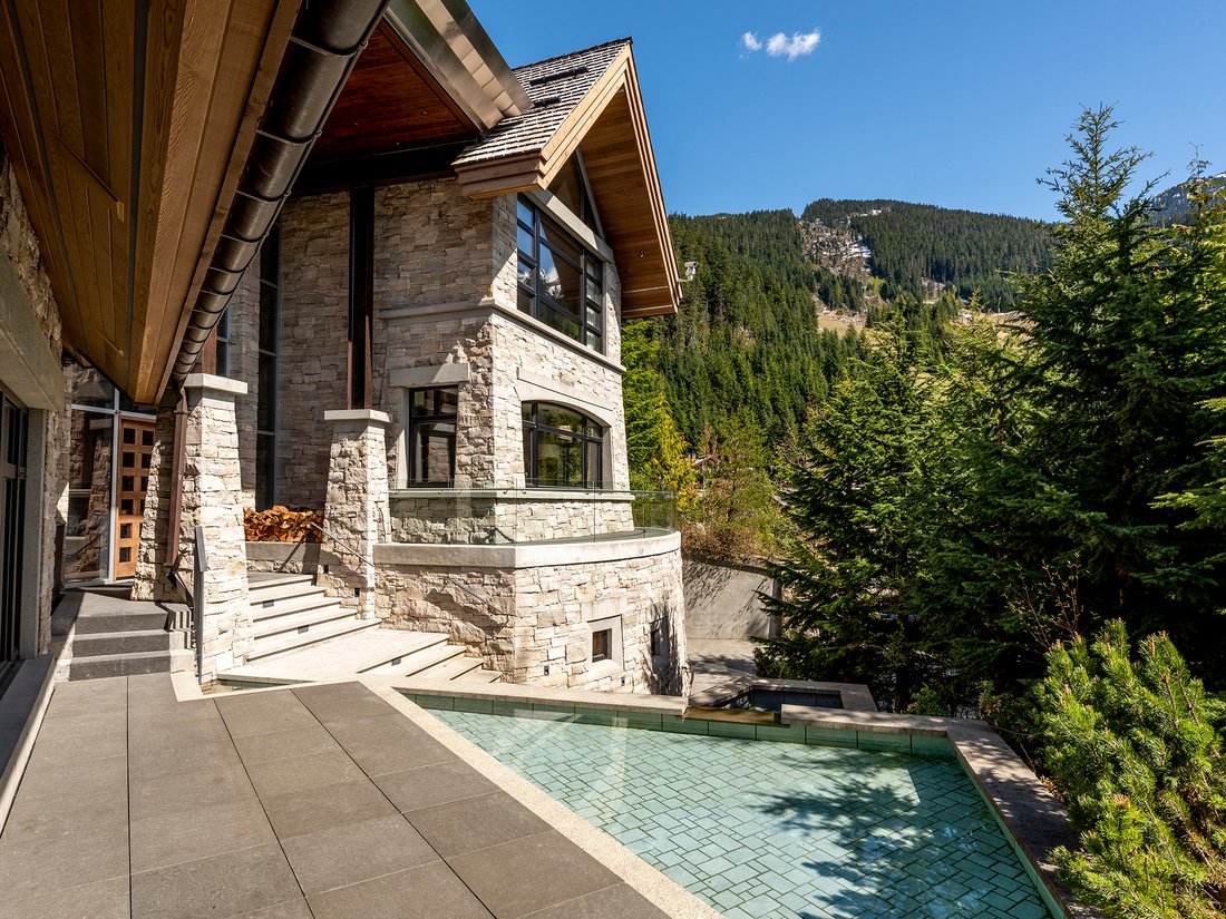 House in Whistler, British Columbia, Canada 4 - 17096256