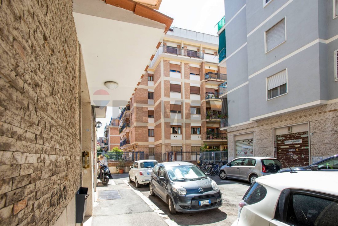 Apartment in Appio Claudio, Rome, Italy 2 - 17096178