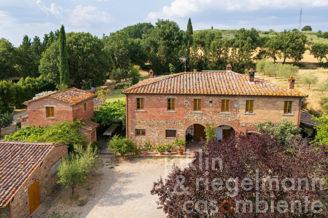 House in Foiano della Chiana, Tuscany, Italy 2 - 15980573