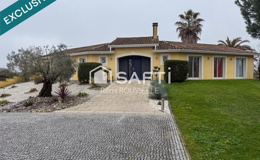 House in Saint-Vincent-de-Paul, Nouvelle-Aquitaine, France 1