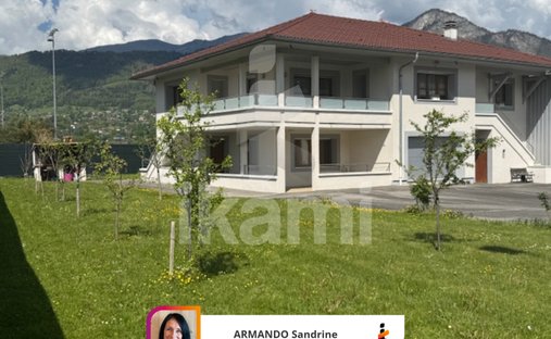 House in Sud, Marignier, France 1
