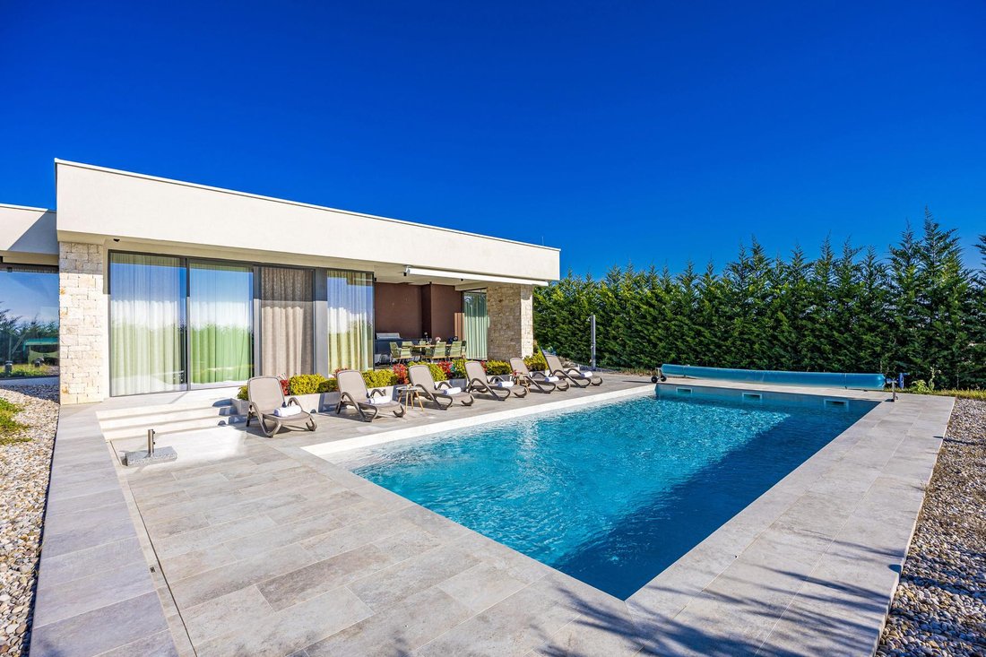 Villa in Brtonigla, Istria County, Croatia 1 - 17095026