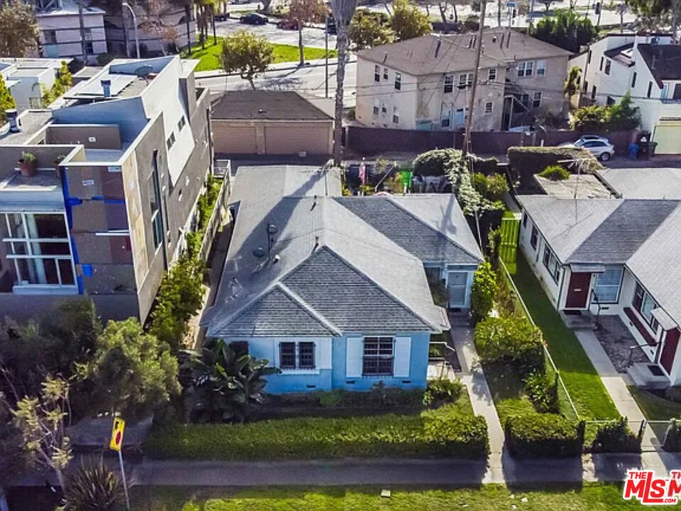 Los Angeles, California, United States 3 - 17094012