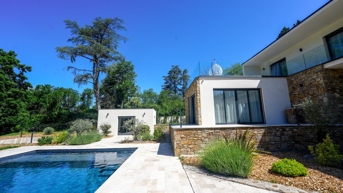 House in Charbonnieres-les-Bains, Auvergne-Rhône-Alpes, France 2 - 17092040
