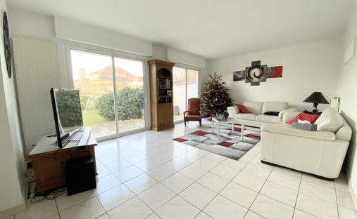 House in Faisanderie Haut, Villeneuve-le-Roi, France 1