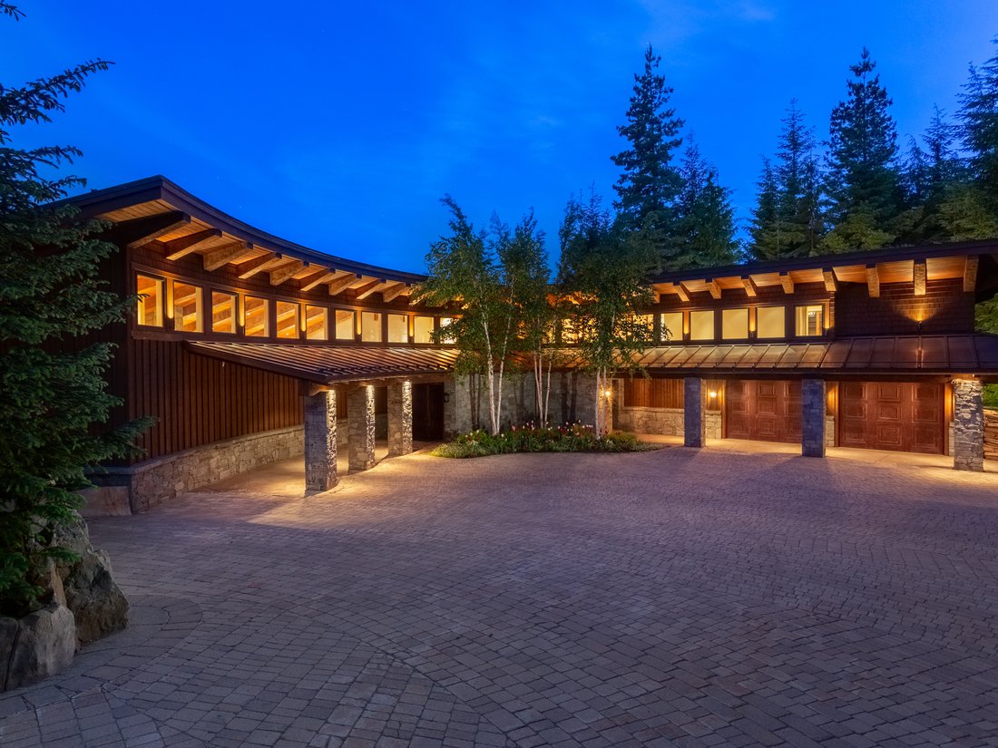 House in Whistler, British Columbia, Canada 3 - 17096243
