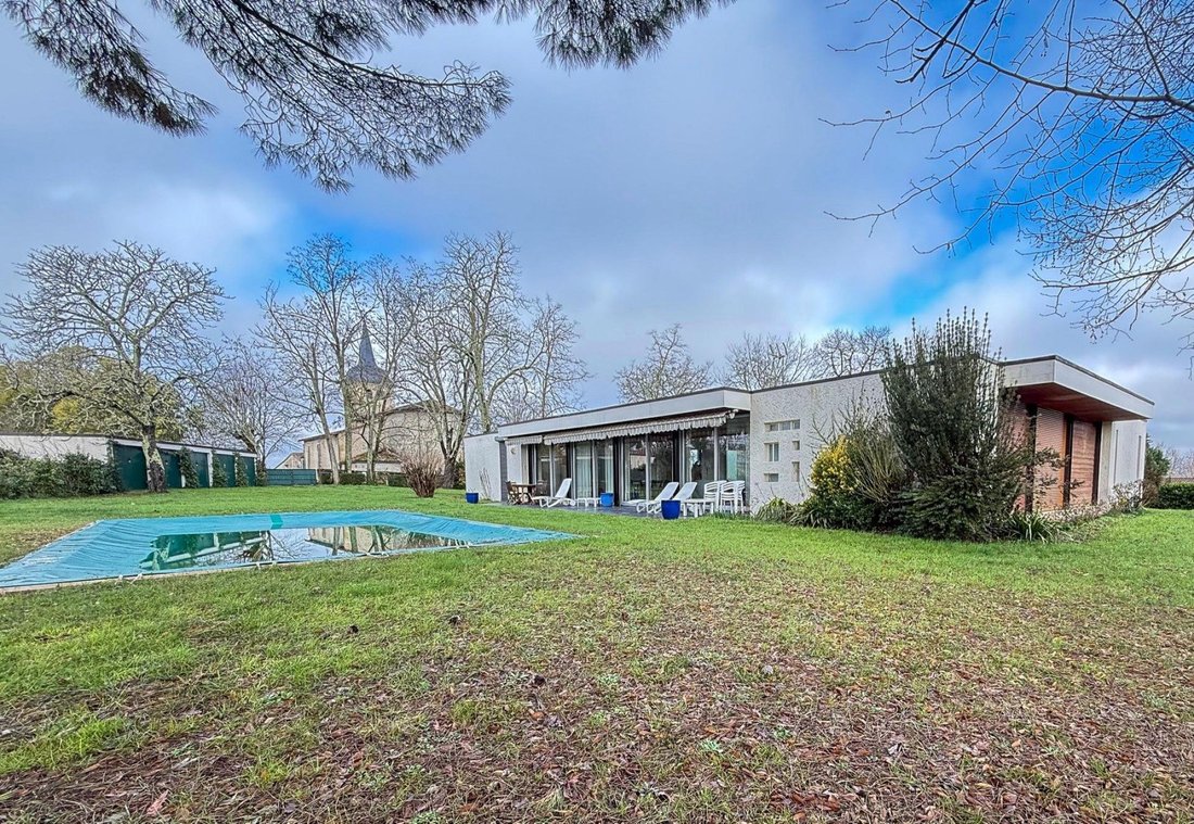 House in Yvrac, Nouvelle-Aquitaine, France 2 - 17092581