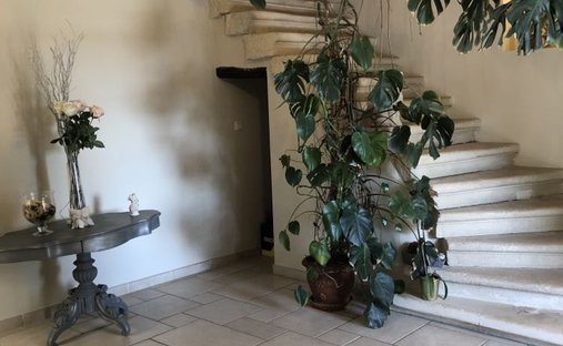 Provencal Farmhouse Of 277m² With Swimming Pool On Land Of Almost 2ha