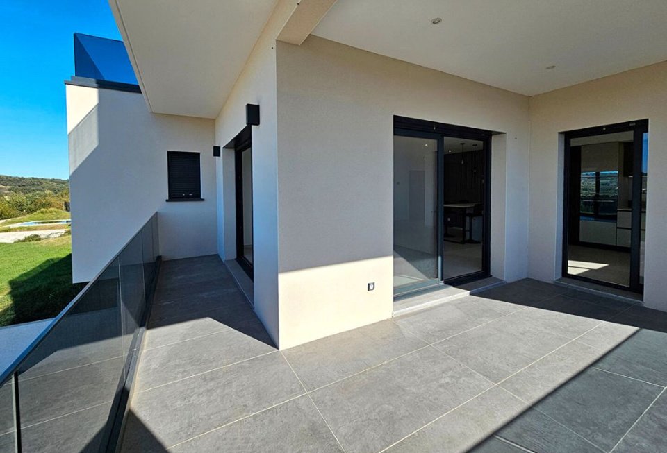 House in Saint-Donat-sur-l'Herbasse, Auvergne-Rhône-Alpes, France 4 - 17092486