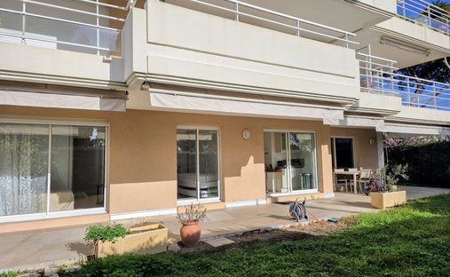 Land in Fontmerle, Antibes, France 1