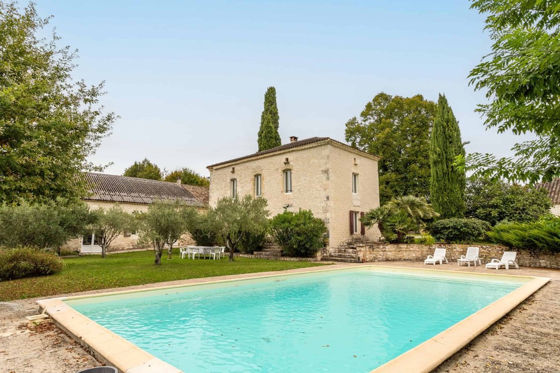 House in Montcuq, Montcuq-en-Quercy-Blanc, France 1 - 17090206