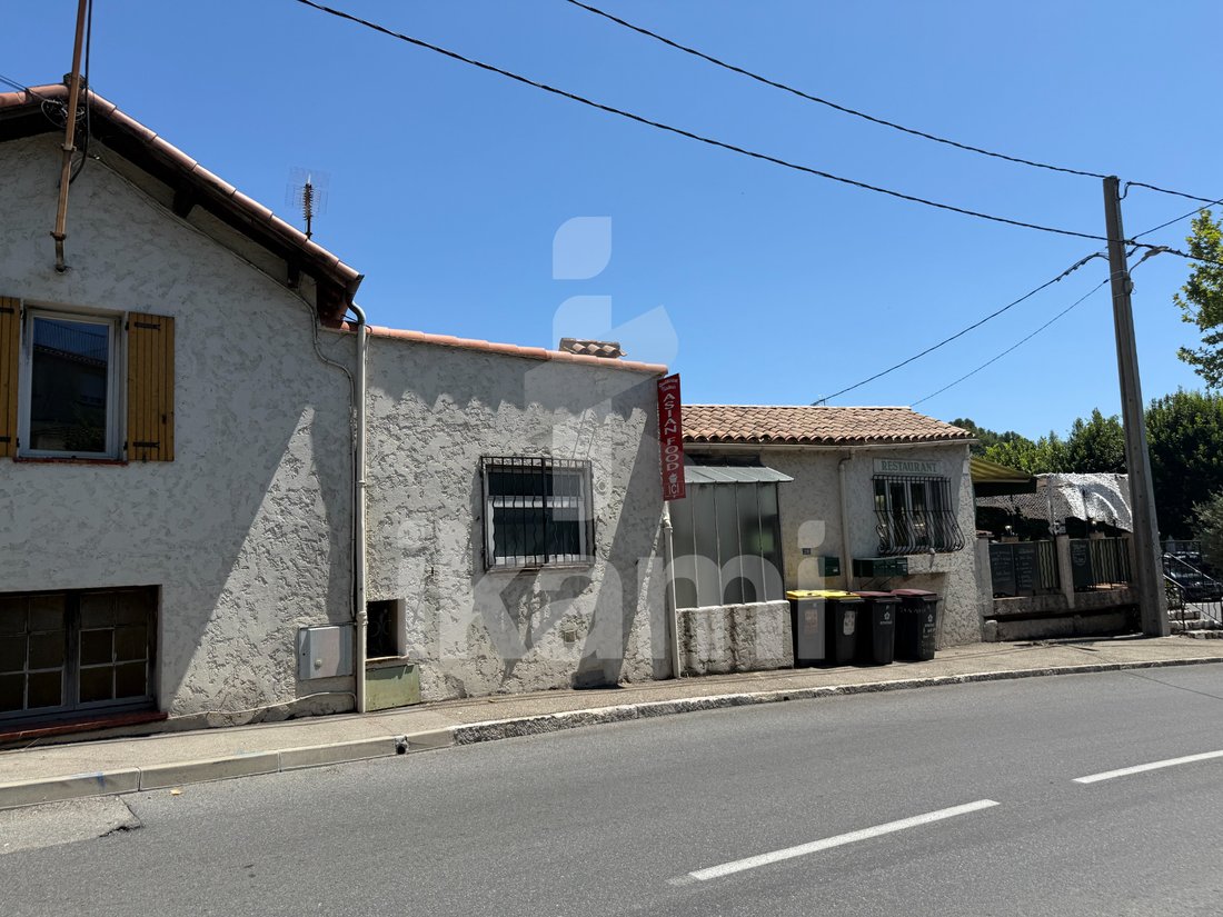 Estate in Châteauneuf-Grasse, Provence-Alpes-Côte d'Azur, France 1 - 17092441