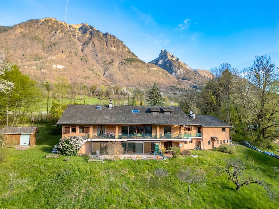 House in Mercury, Auvergne-Rhône-Alpes, France 1 - 17092045