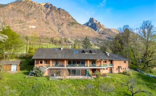 House in Mercury, Auvergne-Rhône-Alpes, France 1
