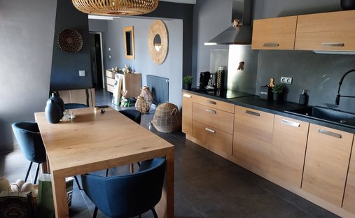 Provencal Farmhouse Of 277m² With Swimming Pool On Land Of Almost 2ha