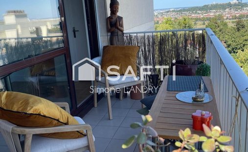 Apartment in Côte Saint Louis, Garches, France 1
