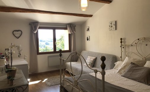 Provencal Farmhouse Of 277m² With Swimming Pool On Land Of Almost 2ha