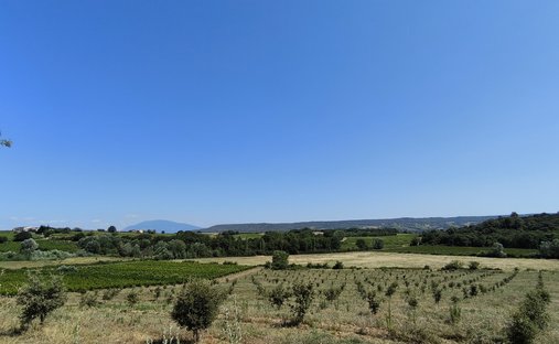 Provencal Farmhouse Of 277m² With Swimming Pool On Land Of Almost 2ha