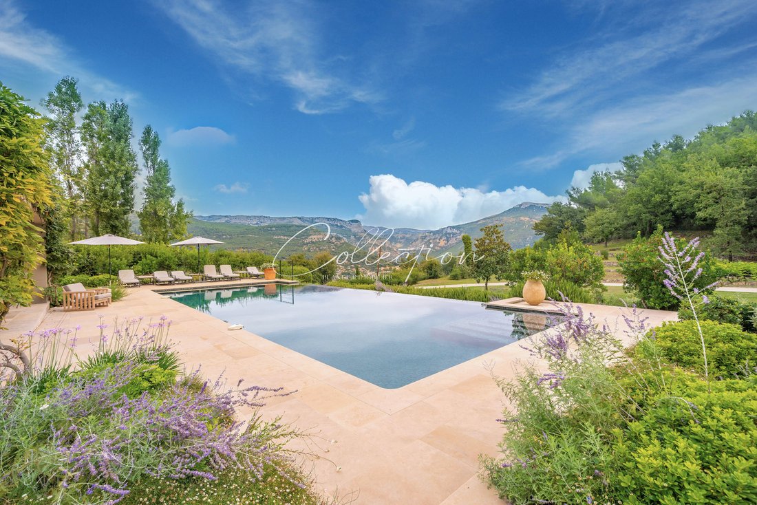 Villa in Châteauneuf-Grasse, Provence-Alpes-Côte d'Azur, France 1 - 17091726