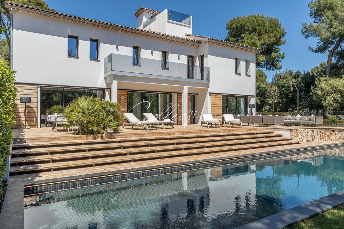 Villa in Les Cougoulins-Rastines, Antibes, France 2 - 17091559