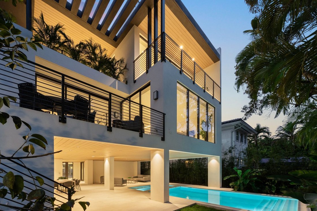 House in Miami, Florida, United States 5 - 16815678