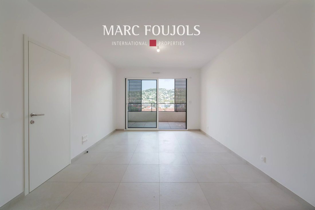 Apartment in Europe, Le Cannet, France 3 - 17090150